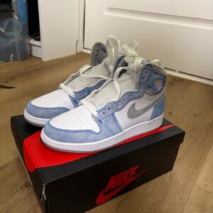 Jordan 1 Retro High- Hyper Royal Smoke Grey (GS)